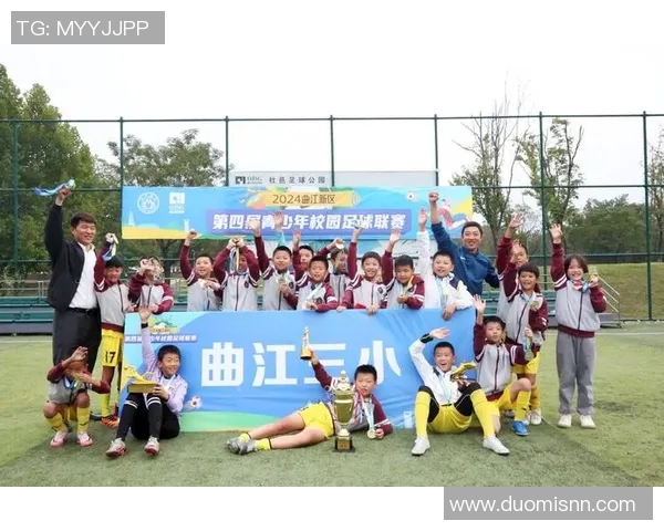 王静专访:从绿茵场到人生舞台的足球旅程回顾与思考