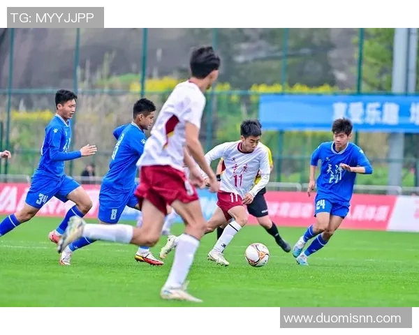 重庆足球队整体压制战术的优劣分析与未来发展方向探讨 重庆足球队整体压制战术的优劣分析与未来发展方向探讨